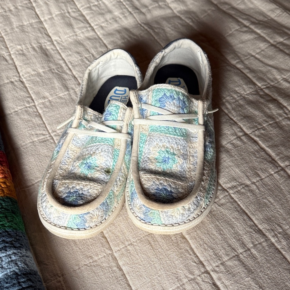 Hey Dude Wendy Cottage Crochet